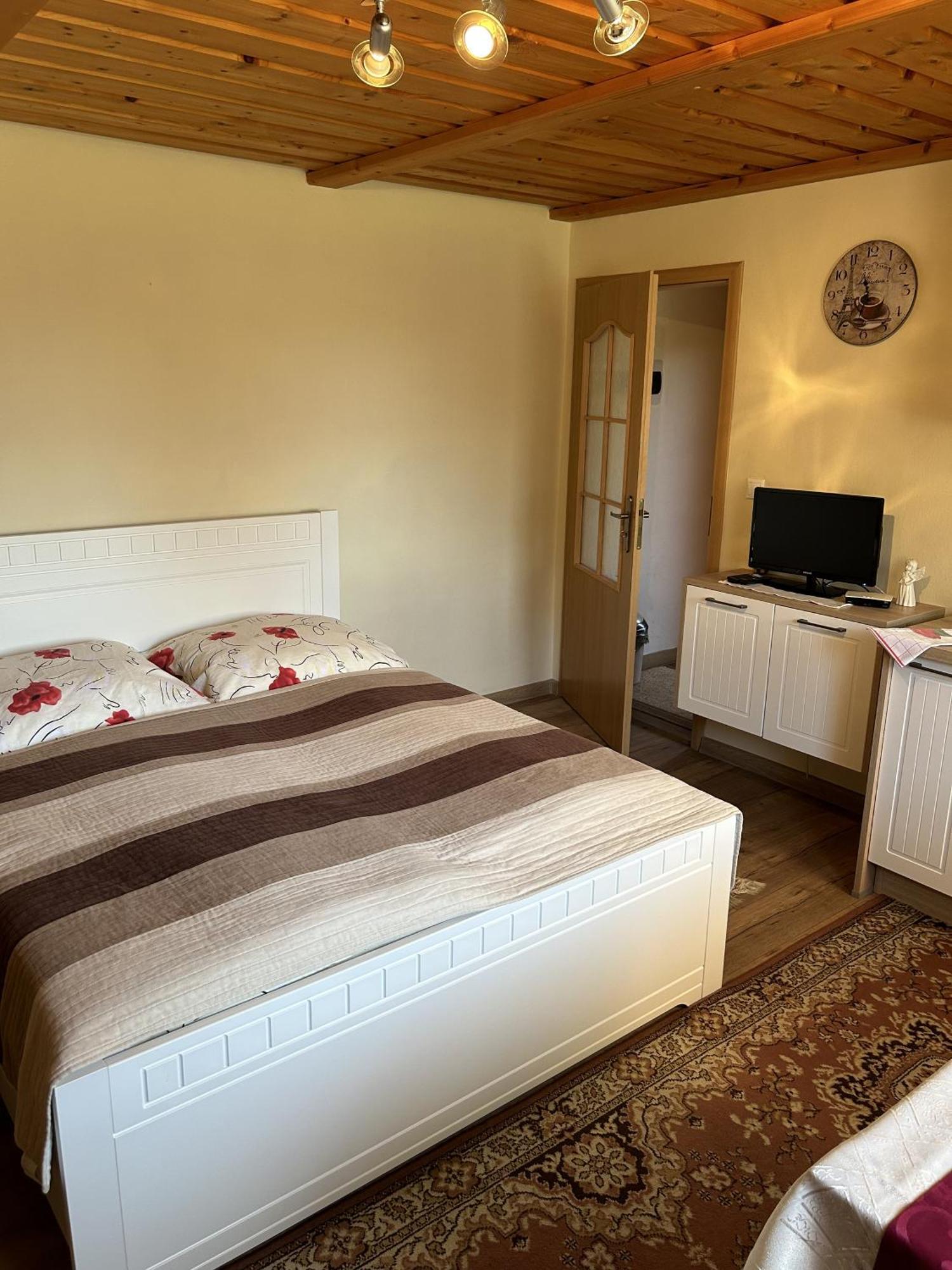 Privat Lenka Hotel Prosiek Exterior photo